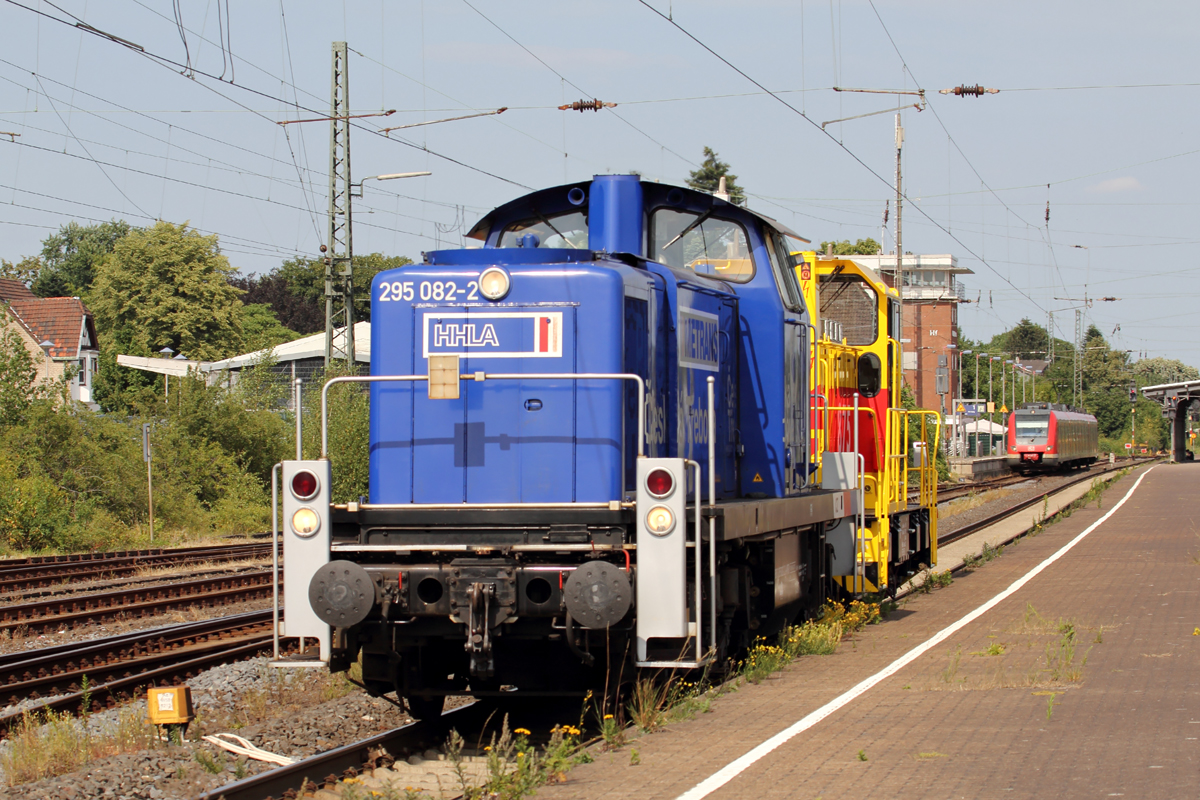 Metrans 295 082-2 mit TKSE 875 (505 129-3) am Haken in Haltern am See 5.7.2018 