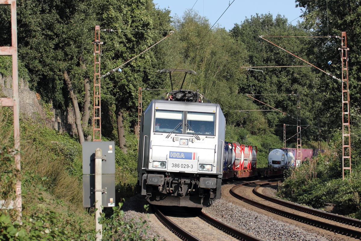 Metrans 386 029-3 am BÜ KM27,29 auf der Hamm-Osterfelder Strecke in Recklinghausen 15.9.2020