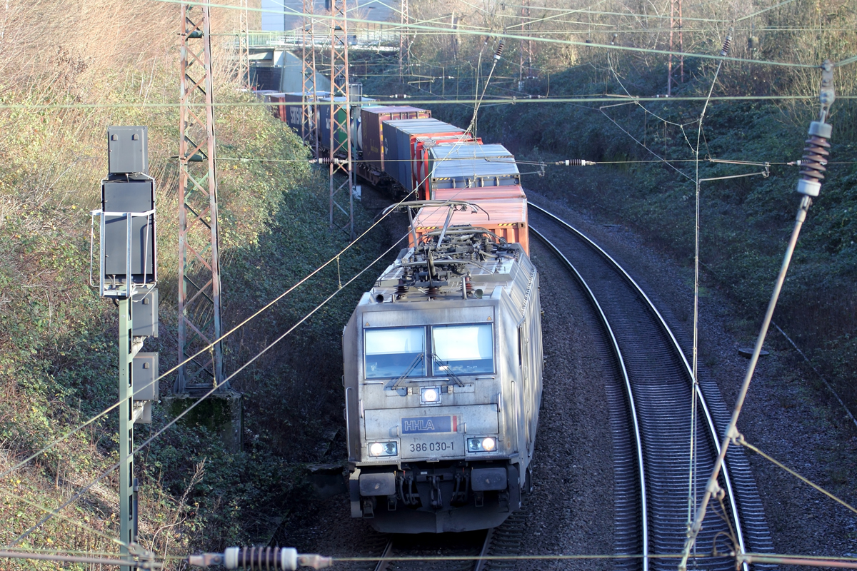 Metrans 386 030-1 auf der Hamm-Osterfelder Strecke in Recklinghausen 19.12.2019