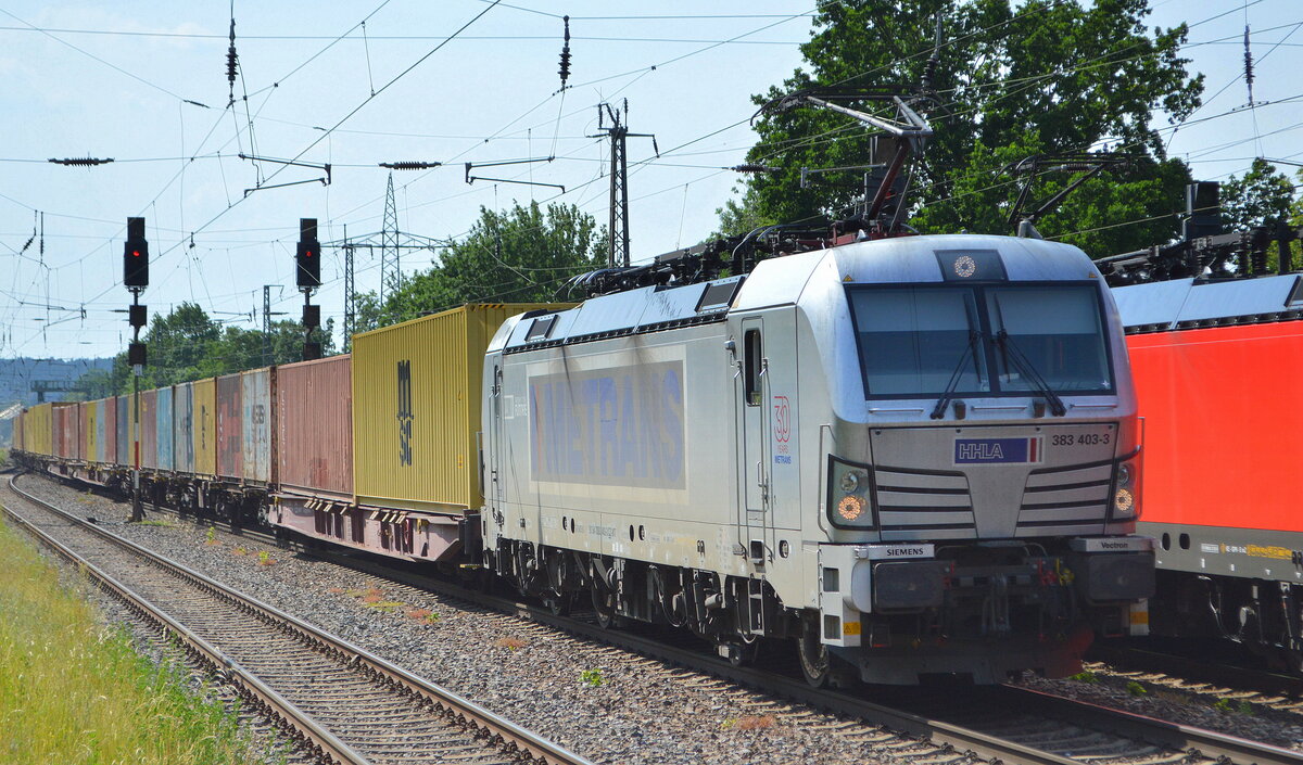 METRANS a.s., Praha [CZ] mit  383 403-3  [NVR-Nummer: 91 54 7383 403-3 CZ-MT] und Containerzug am 10.06.21 Durchfahrt Bf. Saarmund.