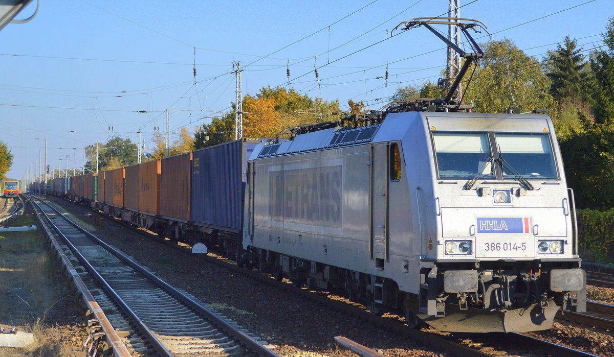 METRANS Rail s.r.o. mit  386 014-5  [NVR-Number: 91 54 7386 014-5 CZ-MT) und Containerzug am 11.10.18 Berlin-Hirschgarten.