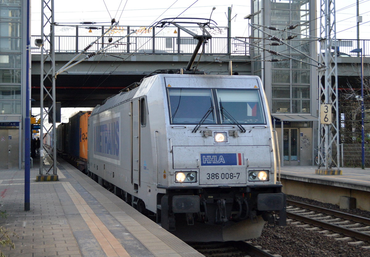 METRANS Rail s.r.o. mit  386 008-7  [NVR-Number: 91 54 7386 008-7 CZ-MT] und Containerzug aus Polen Richtung Hamburg am 29.11.18 Bf. Berlin-Hohenschönhausen.
