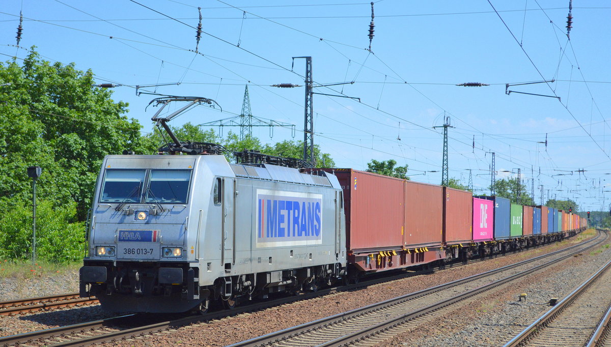 METRANS Rail s.r.o. mit  386 013-7  [NVR-Nummer: 91 54 7386 013-7 CZ-MT] und Containerzug am 13.06.19 Saarmund Bahnhof.
