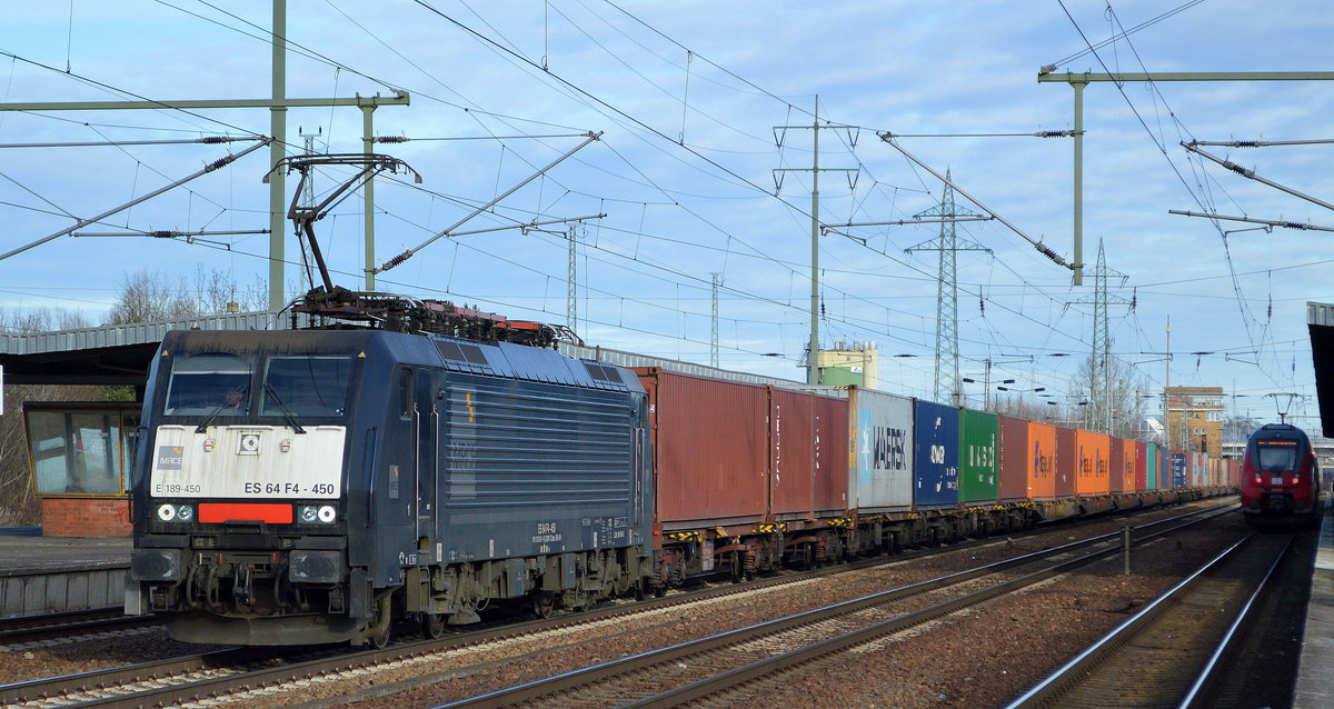 METRANS Rail s.r.o., Praha [CZ] mit der polnischen MRCE Dispo  ES 64 F4-450  [NVR-Nummer: 91 51 5170 024-1 PL-DISPO] und Containerzug am 15.01.20 Bf. Flughafen Berlin Schönefeld.