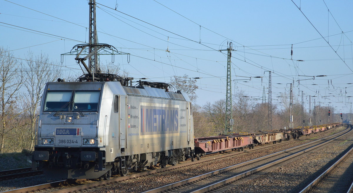 METRANS Rail s.r.o., Praha [CZ] mit  386 024-4  [NVR-Nummer: 91 54 7386 024-4 CZ-M] und einem Güterzug Containertragwagen (leer) am 17.01.20 Bf. Saarmund.