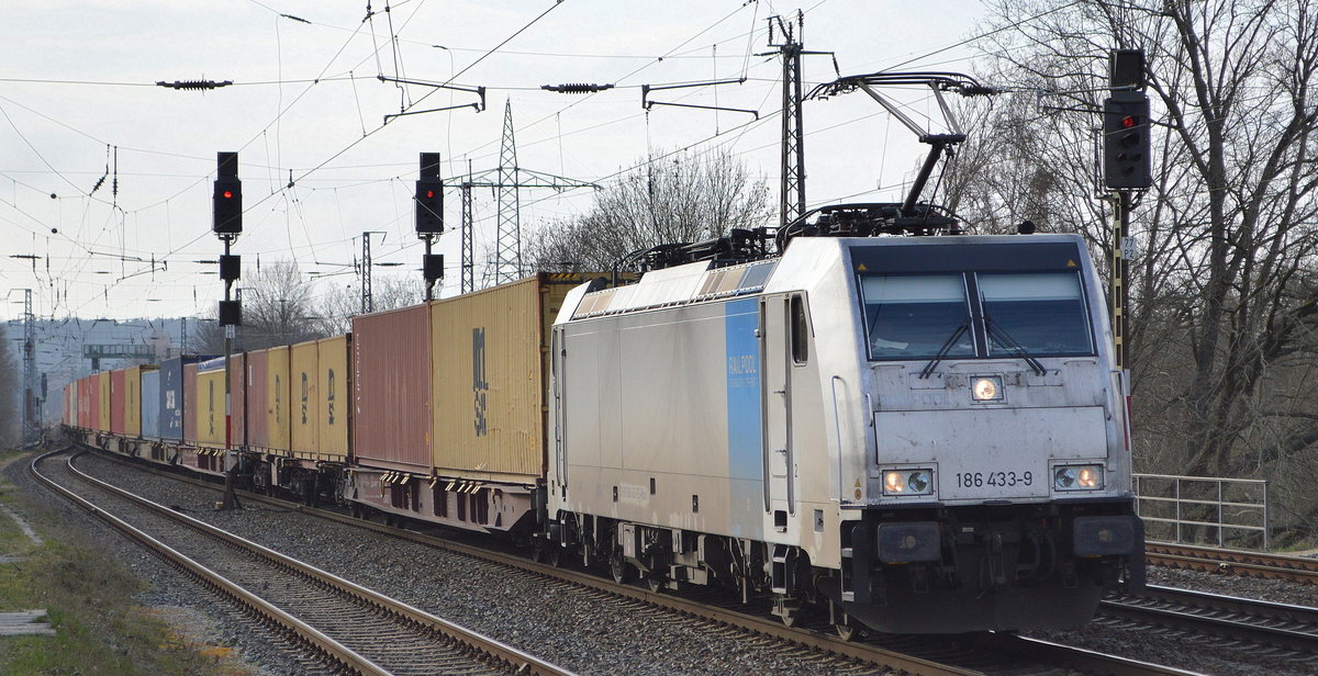 METRANS Rail s.r.o., Praha [CZ] mit der Railpool Lok  186 433-9  [NVR-Nummer: 91 80 6186 433-9 D-Rpool] und Containerzug am 19.03.20 Bf. Saarmund.