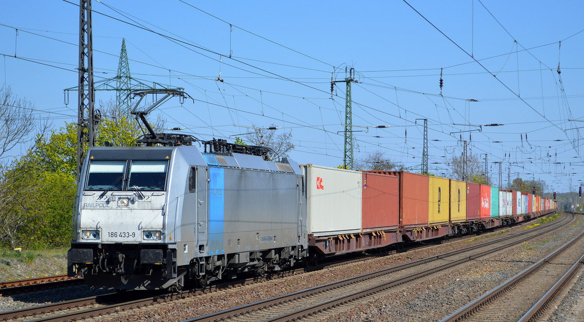 METRANS Rail s.r.o., Praha [CZ] mit  186 433-9  [NVR-Nummer: 91 80 6186 433-9 D-Rpool] und Containerzug am 21.04.20 Bf. Saarmund.