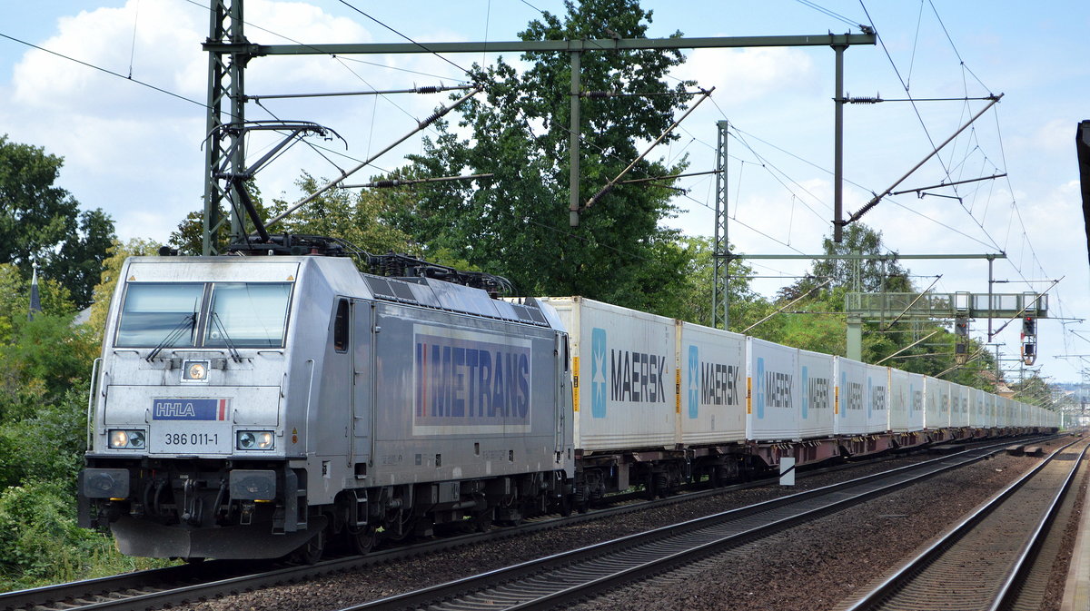 METRANS Rail s.r.o., Praha [CZ] mit  386 011-1  [NVR-Nummer: 91 54 7386 011-1 CZ-MT] und Containerzug (Kühlthermocontainer) am 25.08.20 Bf. Dresden Strehlen.