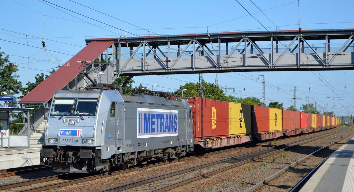 METRANS Rail s.r.o., Praha [CZ] mit  386 021-0  [NVR-Nummer: 91 54 7386 021-0 CZ-MT] und Containerzug am 09.09.21 Durchfahrt Bf. Saarmund.