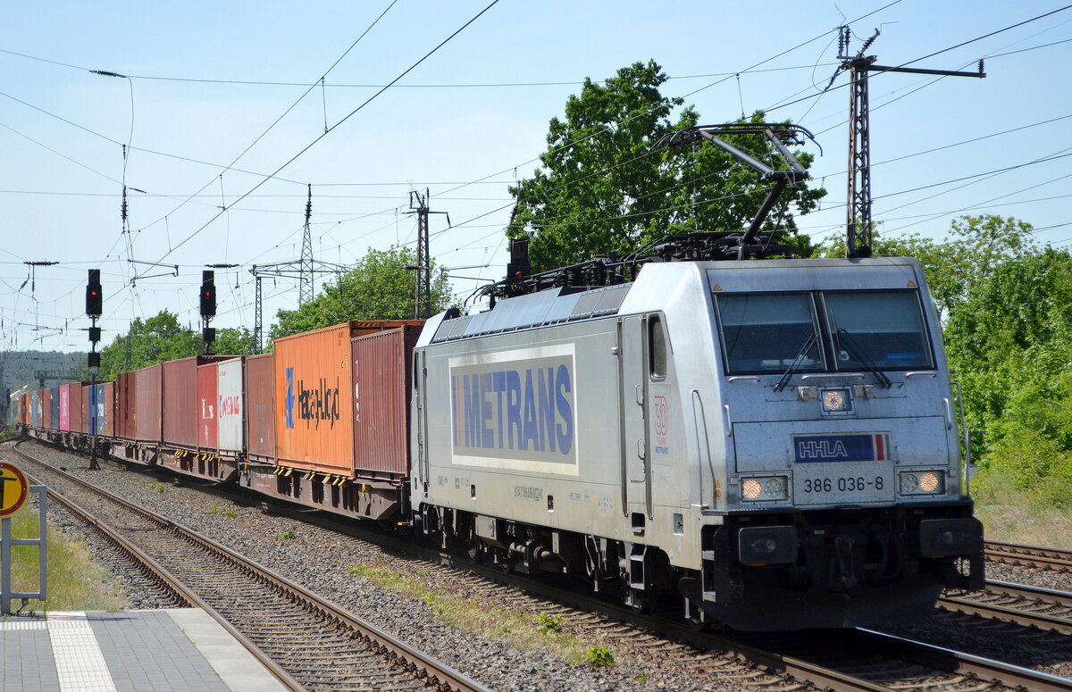 METRANS Rail s.r.o., Praha [CZ] mit  386 036-8  [NVR-Nummer: 91 54 7386 036-8 CZ-MT] und Containerzug am 16.05.22 Durchfahrt Bf. Saarmund.