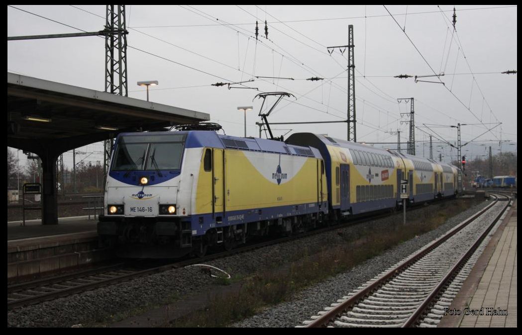 Metronom 146-16 fährt am 1.12.2014 um 10.49 Uhr aus Uelzen kommend in Göttingen ein.