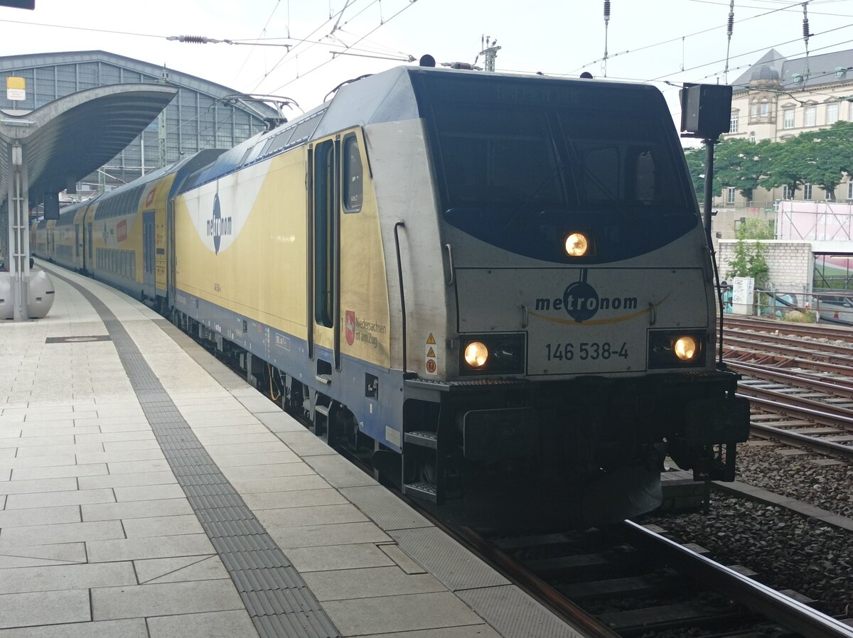 Metronom 146 538-4 ist mit ihrem Zug am 26.7.21 im Hamburger Hbf zu finden