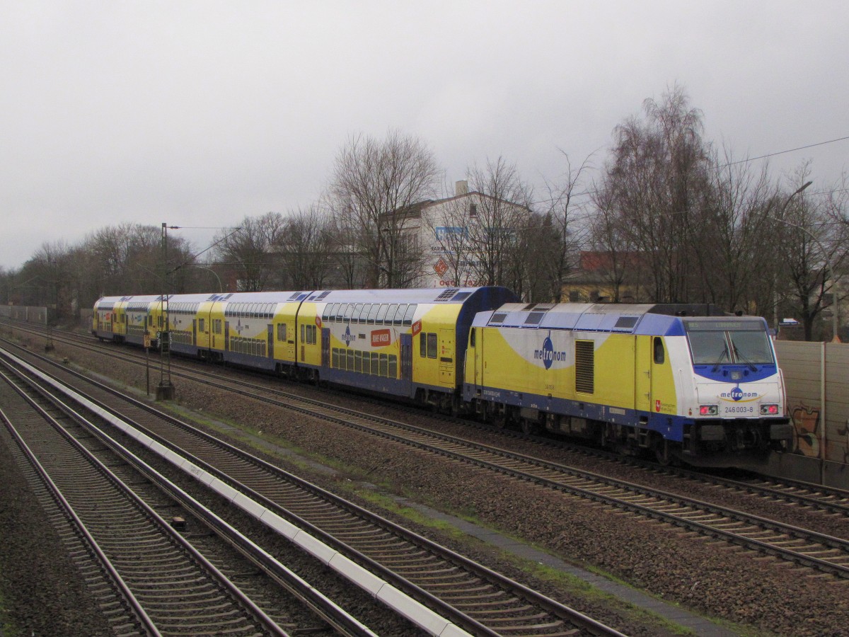 metronom 246 003-8 mit dem ME 81517 von Hamburg Hbf nach Cuxhaven, am 20.02.2016 in Hamburg-Hausbruch.