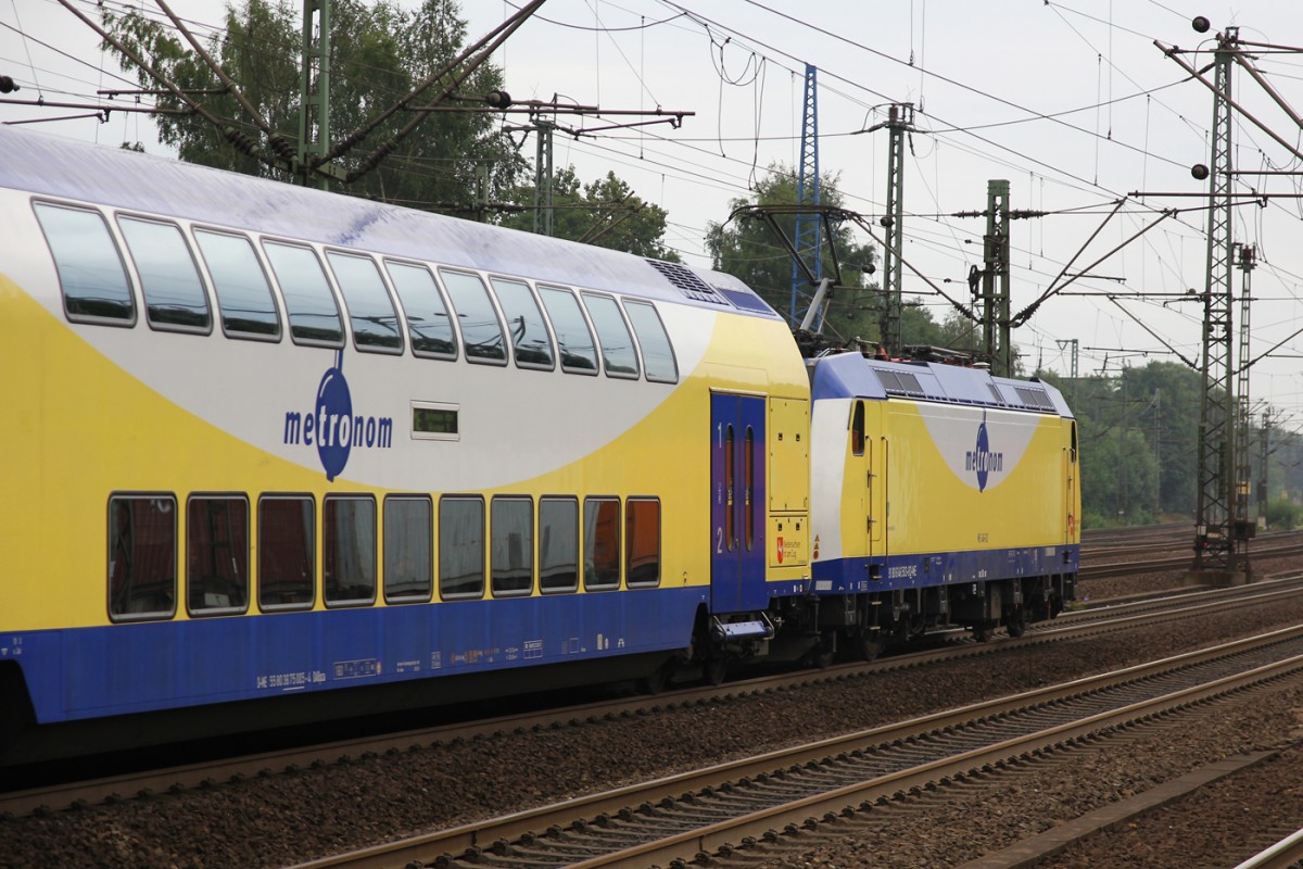 Metronom auf dem Weg nach Bremen HBF. 
Hamburg-Haburg, 19.8.13