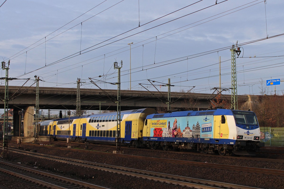 Metronom ME146-02 am 17.1.13 mit einem Metronom in Hamburg-Harburg.