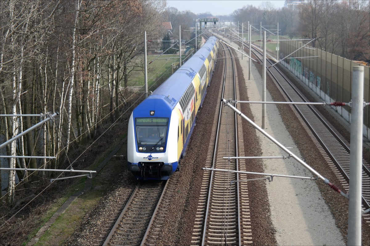 METRONOM nach Hamburg-Harburg kurz hinter Winsen (Luhe); 25.03.2015
