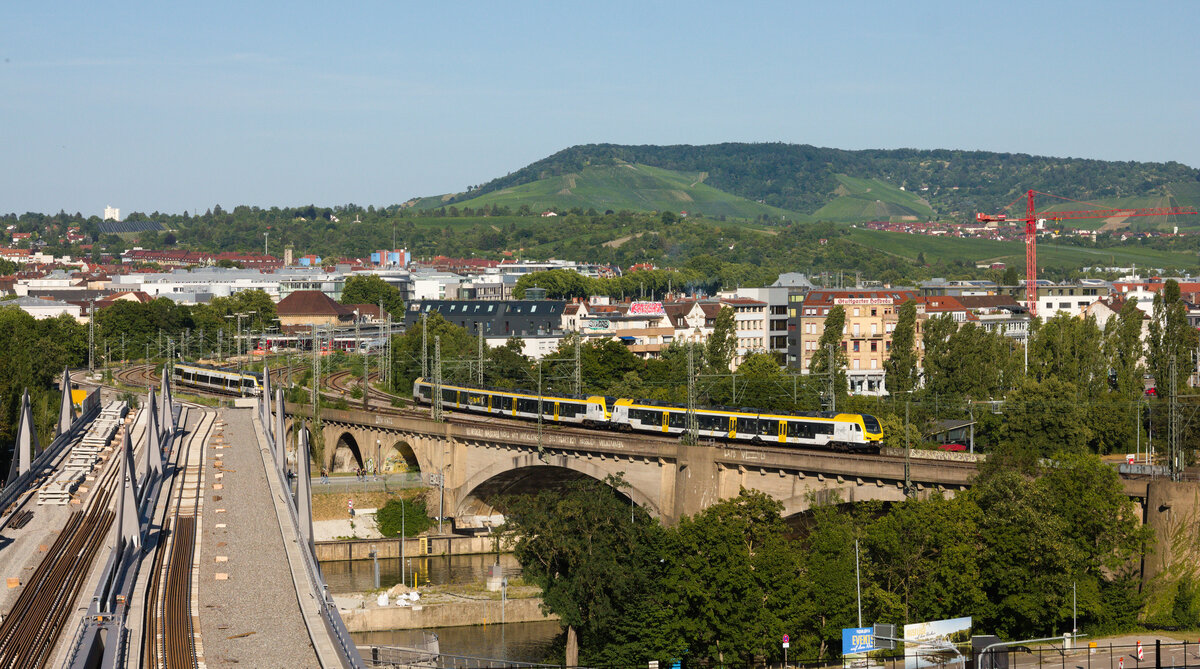 MEX16 Stuttgart-Geislingen am 16.07.2022 auf der Neckar-Brcke in Stuttgart. 