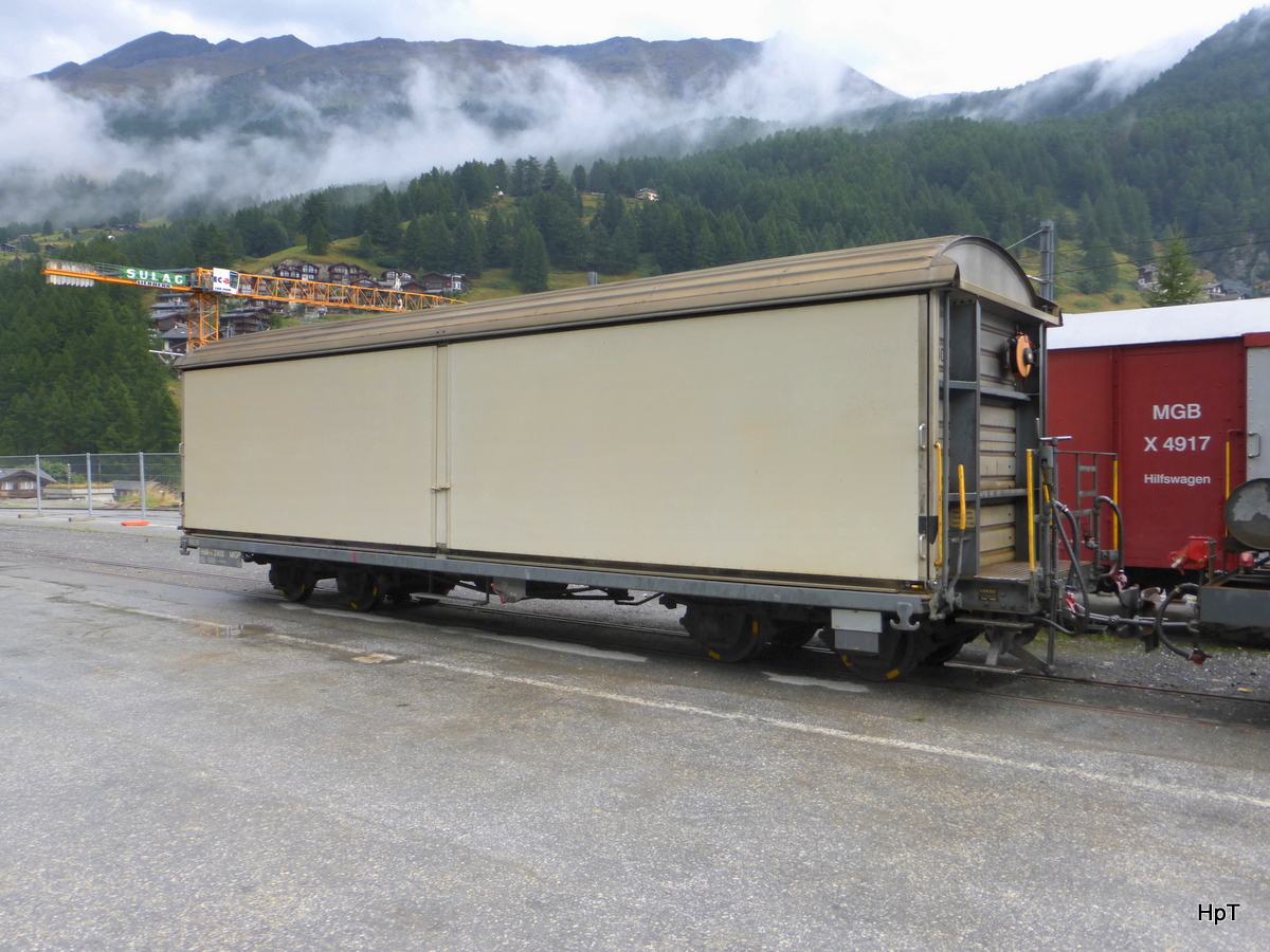 MGB - Güterwagen Haik-v 2403 in Zermatt am 14.08.2015