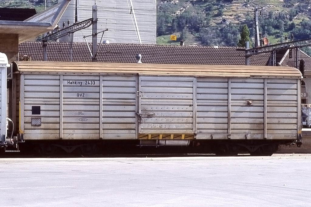 MGB, Hahk-vy, 2433, 26.06.2004 Visp




