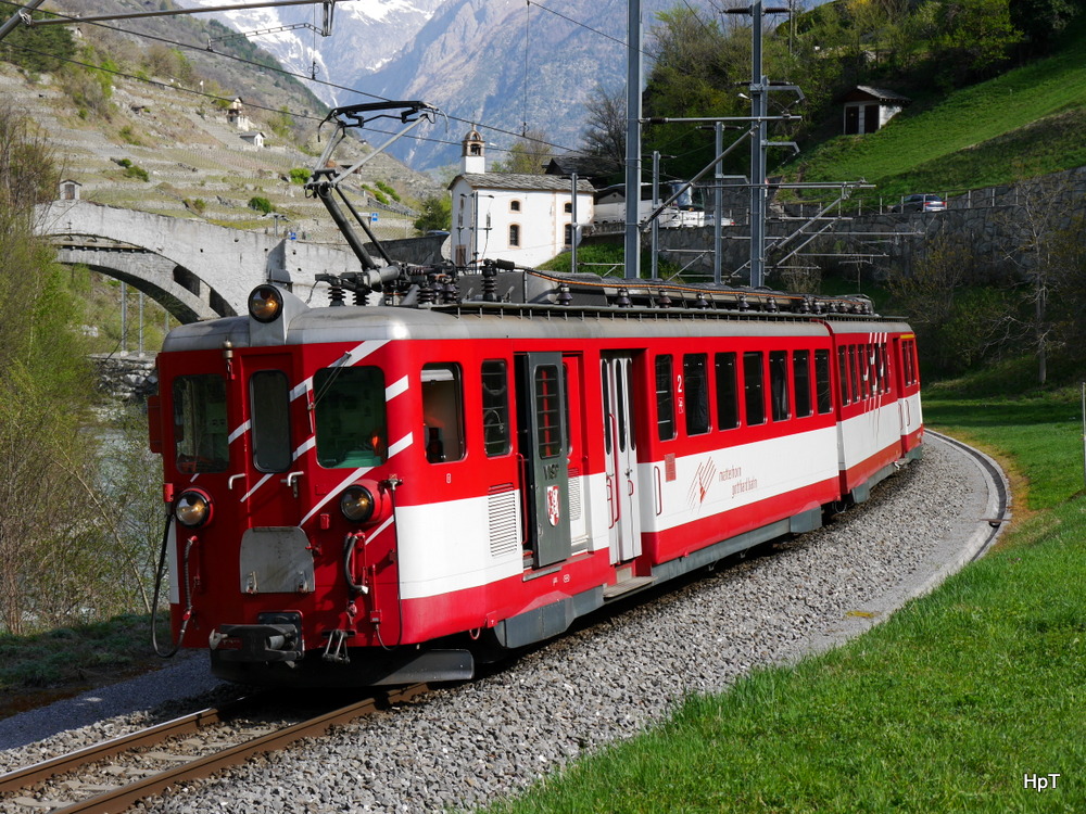 MGB - Triebwagen ABDeh 8/8  2042 unterwegs für das Bahnforum.ch als Extrazug auf Abschiedsfahrt am 12.04.2014
