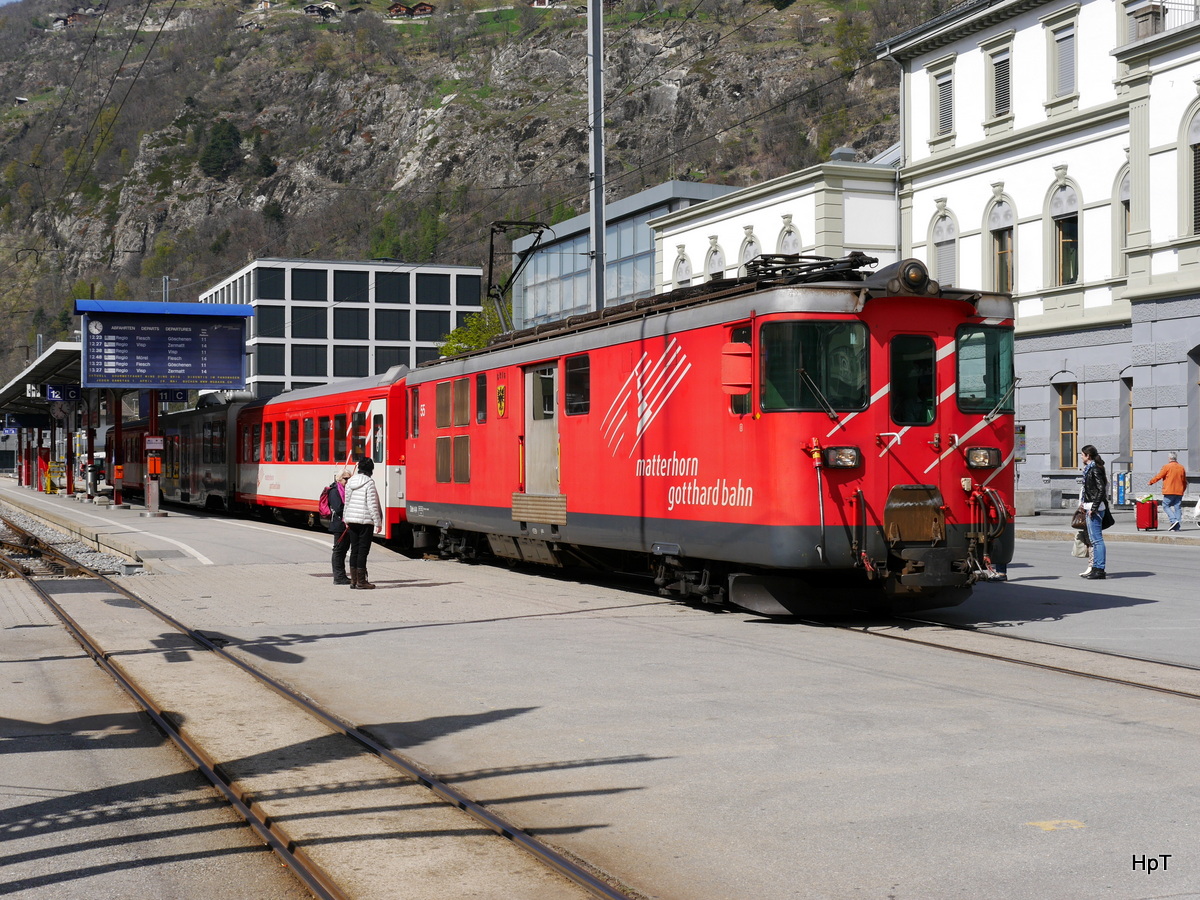 MGB - Triebwagen Deh 4/4 55 in Brig am 01.04.2017
