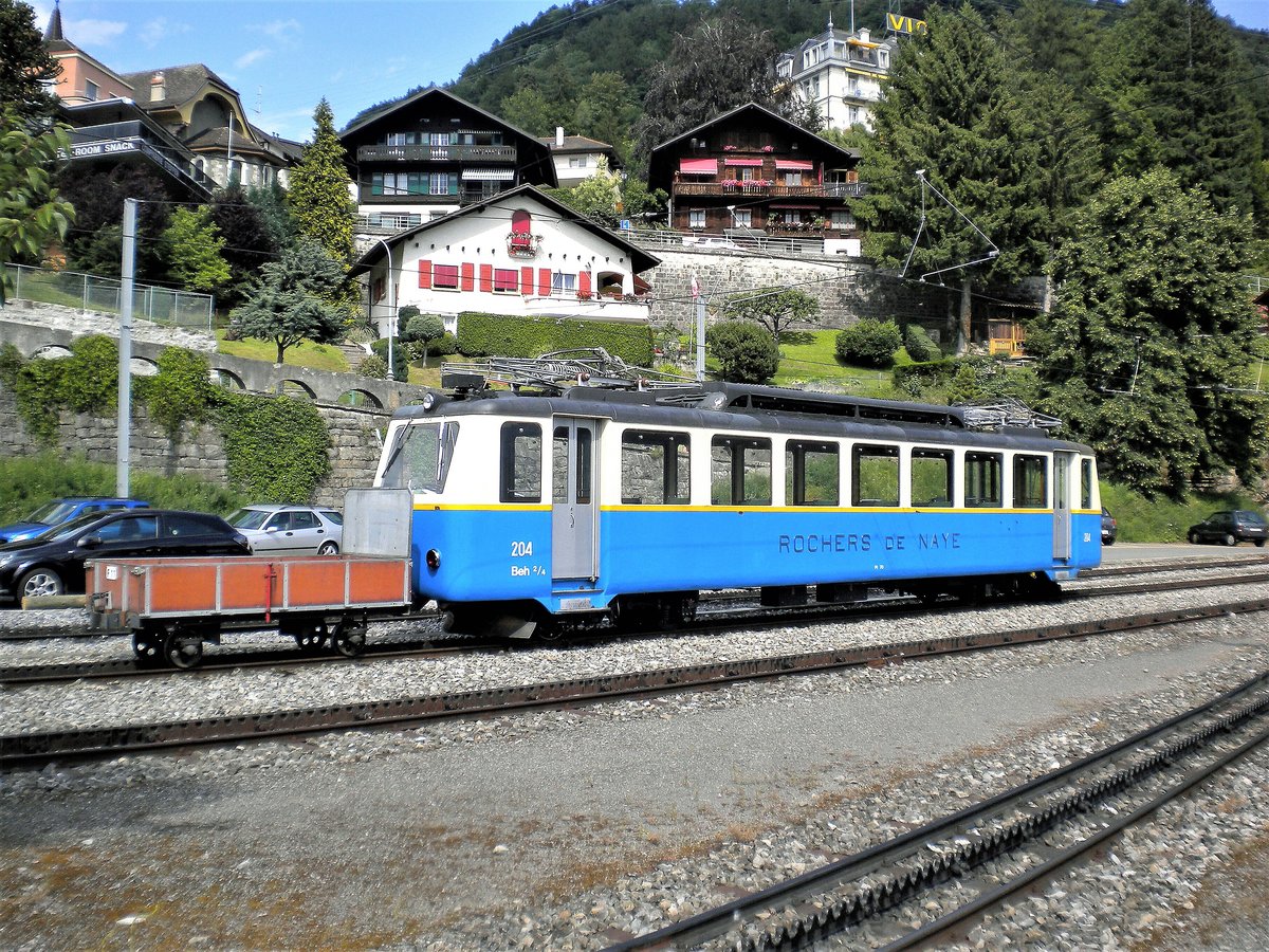 MGN - Zahnrad Triebwagen Bhe 2/4 204 (201 bis 205 Baujahr 1938) abgestellt im Bahnhof Glion - 21.06.2011
