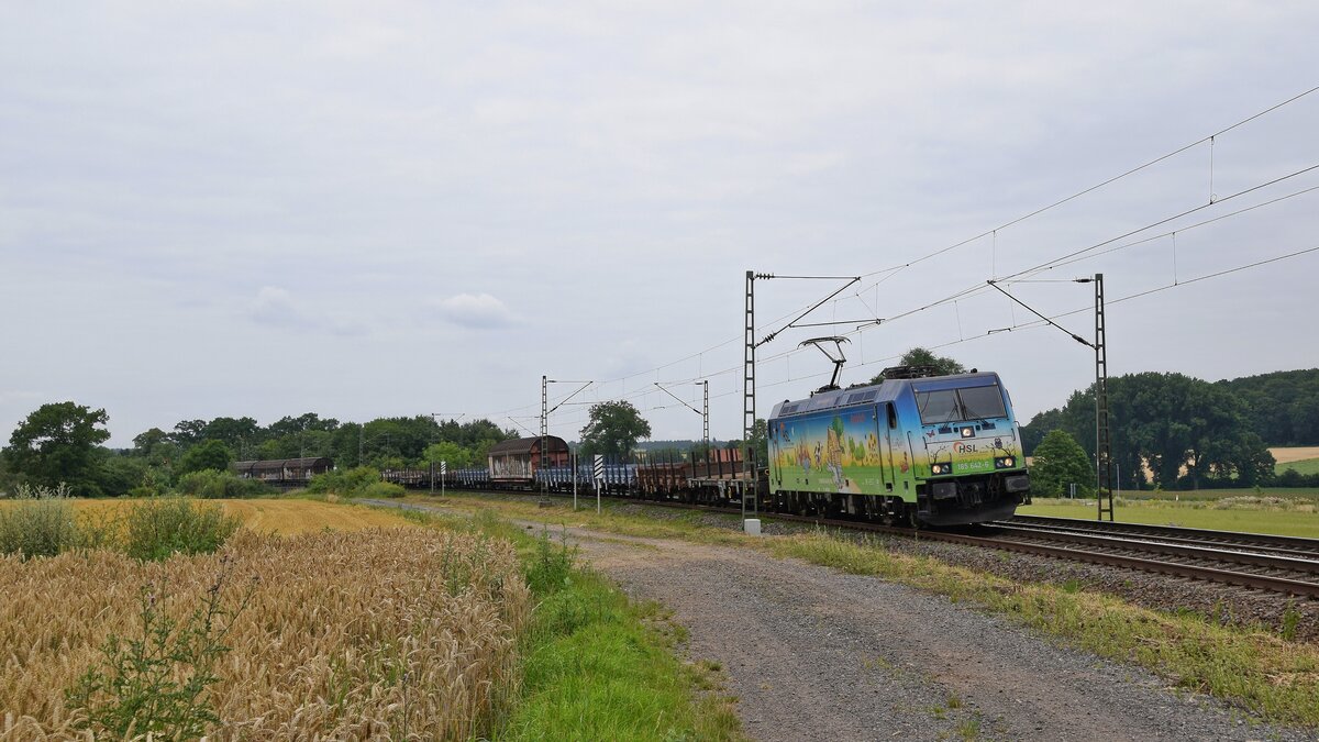 mgw Service 185 642  EcoRider , vermietet an HSL Logistik, mit Saarrailzug DGS 69471 Brake (Weser) - Neunkirchen (Saar) Hbf (Vehrte, 21.07.2021).