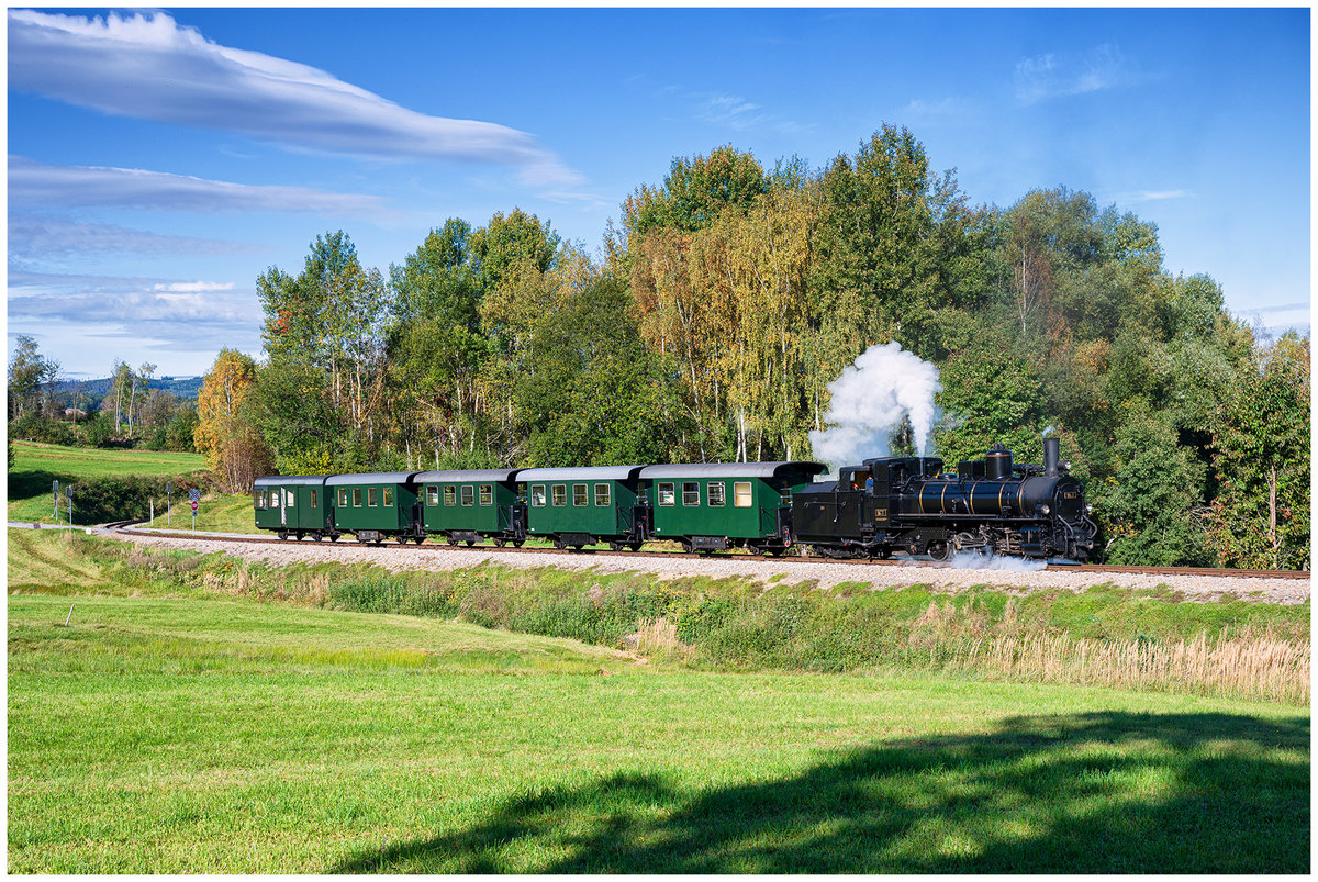 Mh.I der Waldviertler Schmalspurbahnen kurz vor Weitra, 9.10.2020