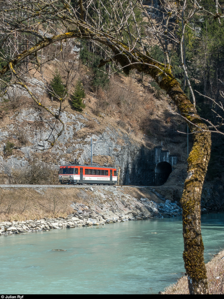 MIB Be 4/4 8 am 24. März 2018 ausgangs Aareschluchttunnel.