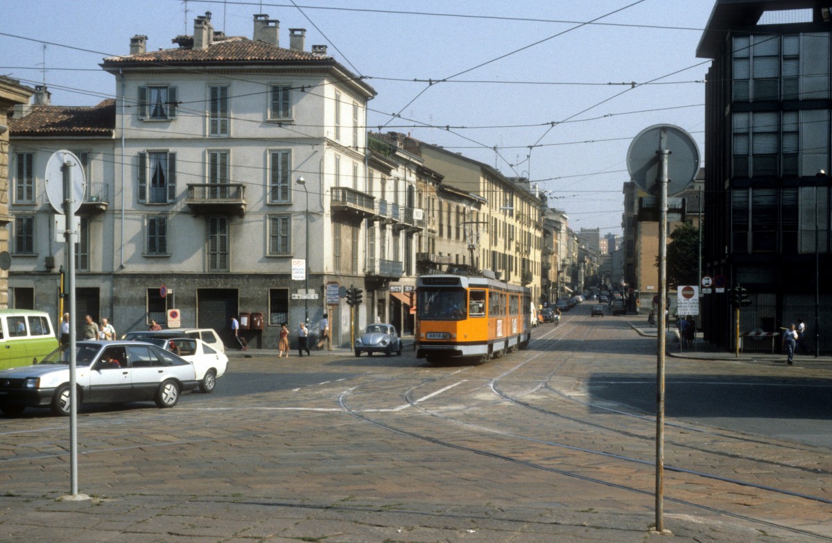 Milano / Mailand ATM SL 15 (GAI-Jumbotram 4915) Porta Ticinese im August 1984.