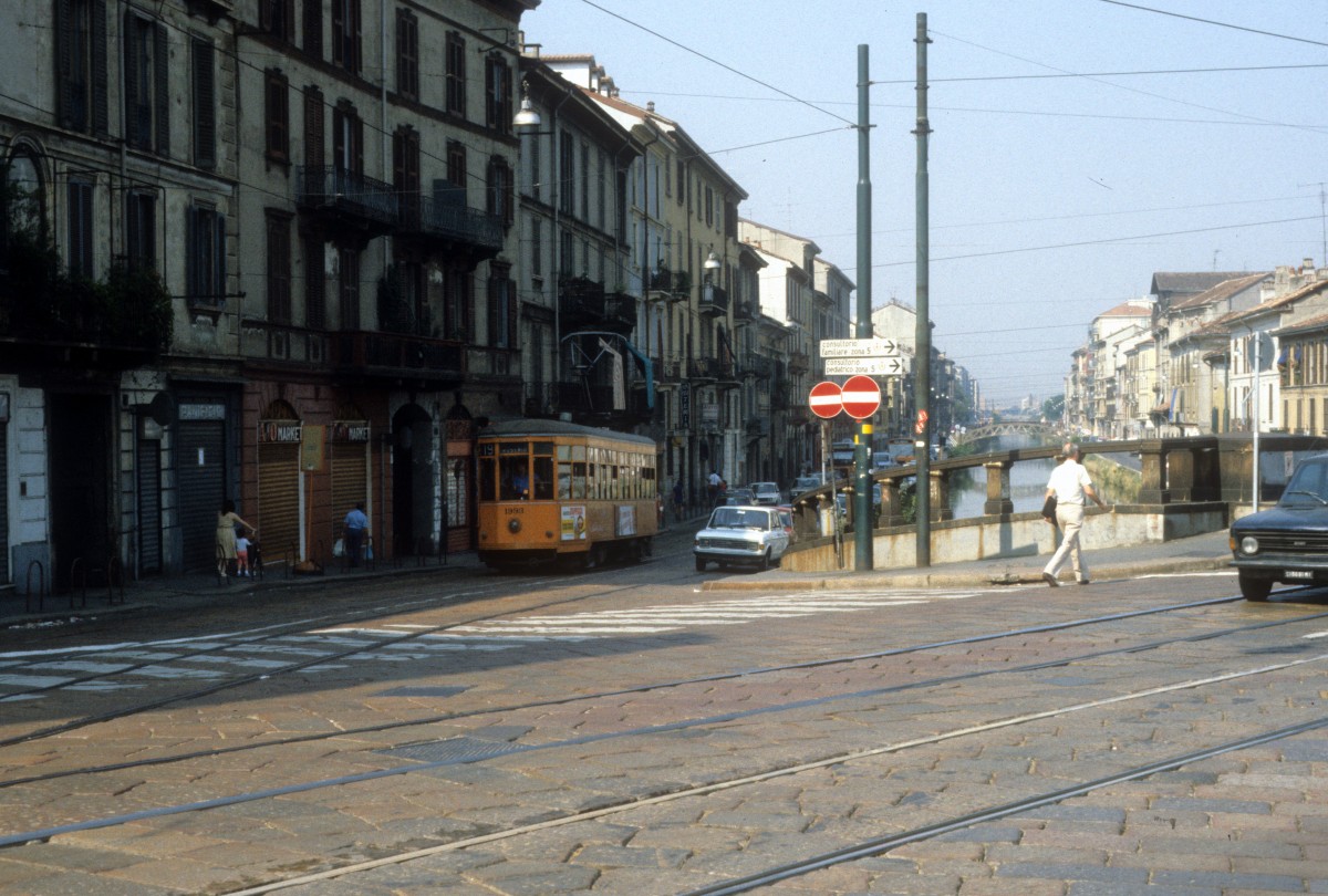 Milano / Mailand ATM  SL 19 (Tw 1993) Ripa di Porta Ticinese im August 1984.