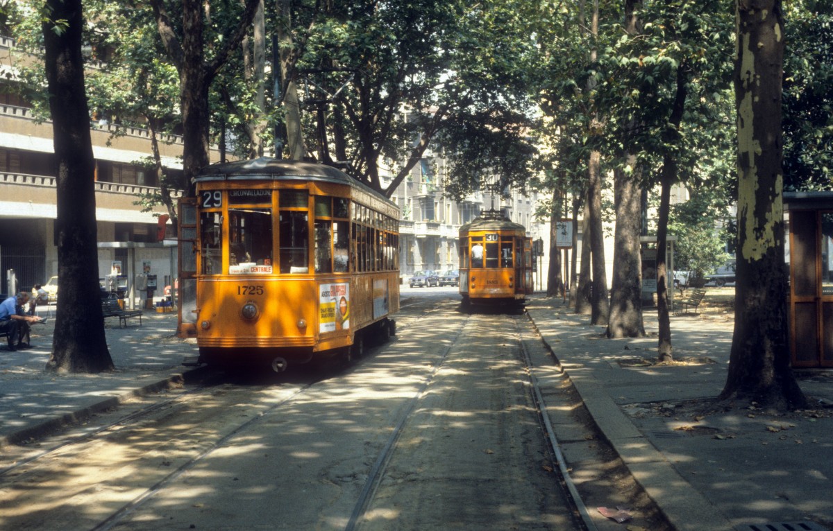 Milano / Mailand ATM SL 29 (Tw 1725) / SL 30 (Tw 1883) im August 1984.