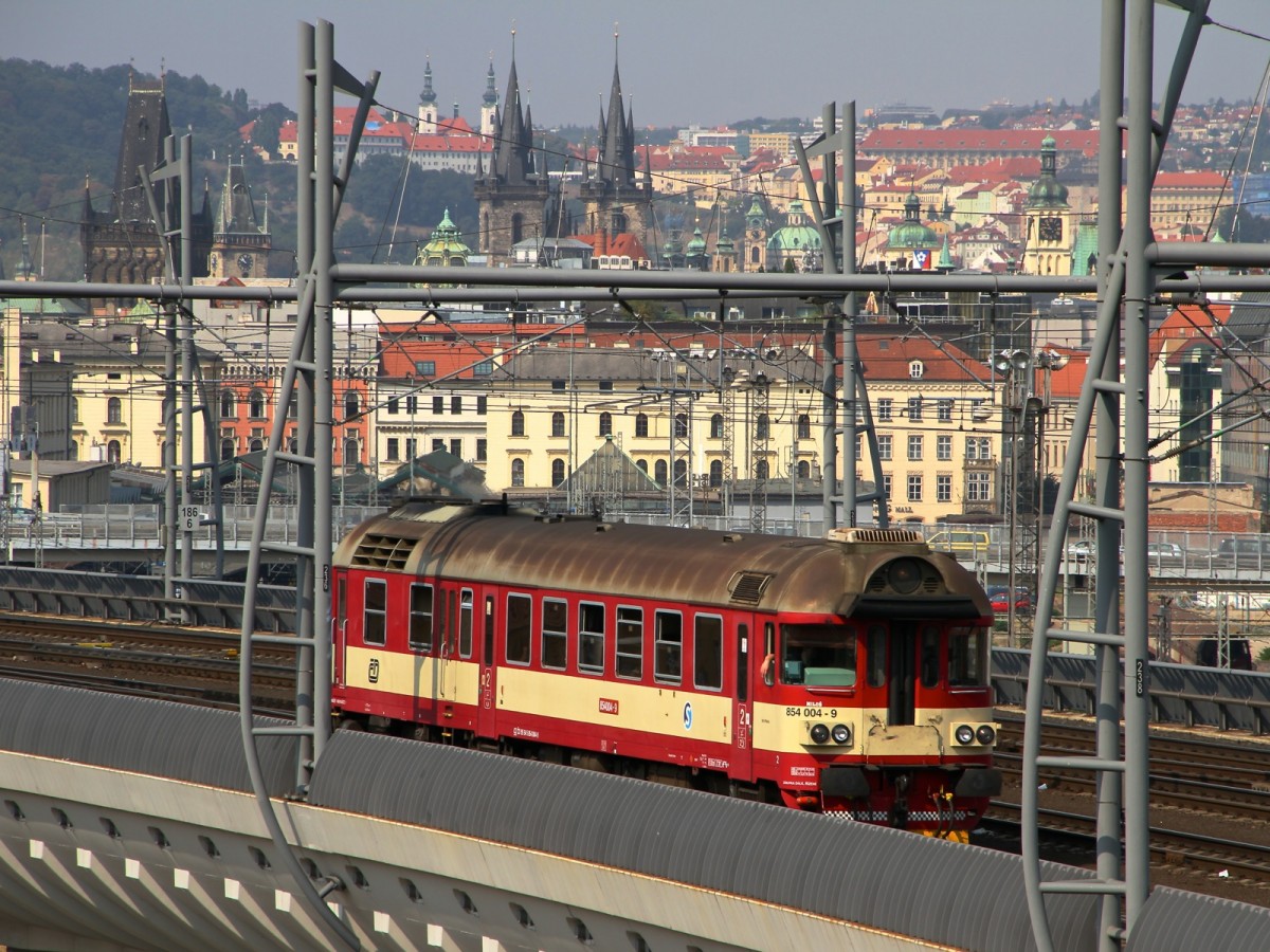 Milos 854 004-9 am 12.08.2015 bei Prag.

