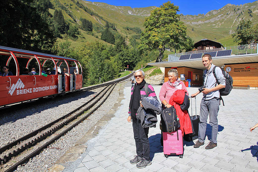 Mini-BB-Treffen BRB: Wir machen einen Zwischenhalt und fahren dann später weiter aufs Rothorn. Station Planalp, 24. Sept. 2016, 13:29