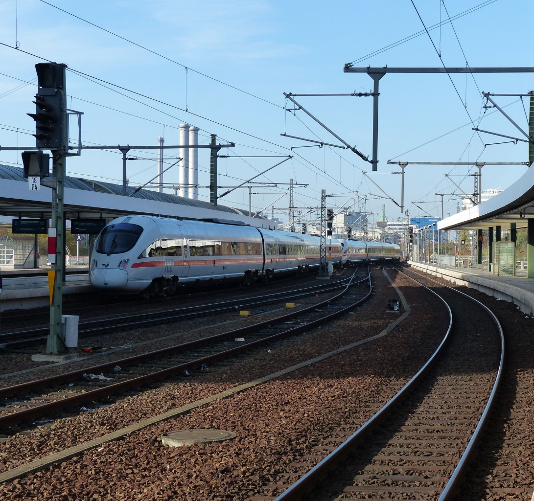 Mit +20 verlässt am 02.11.2014 ein 605er Doppel den Berliner Ostbahnhof.