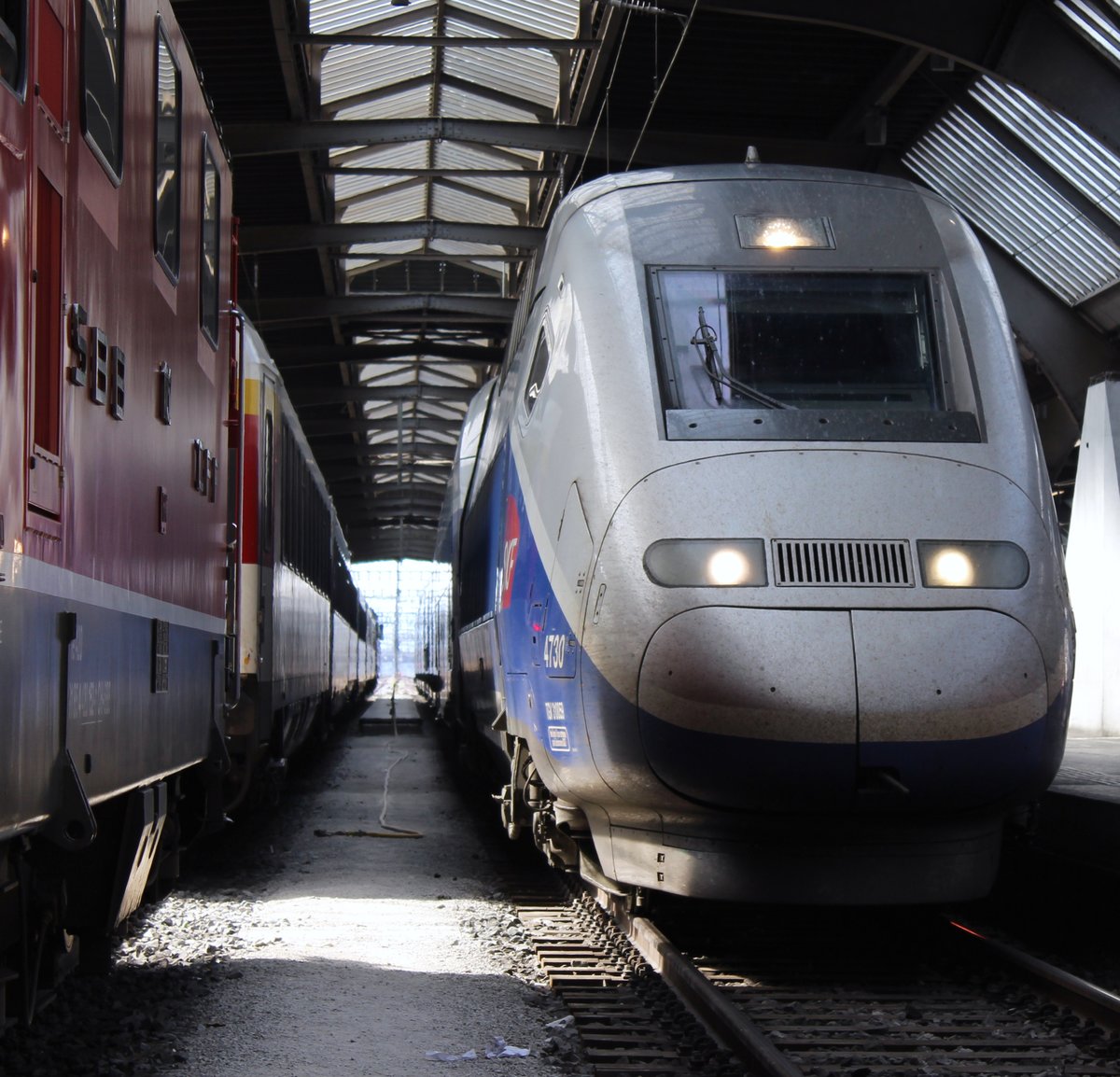 Mit ca. 45 min Verspätung kam der Rame 2730 (zugleich auch der letzter Triebzug der Serie)TGV 9211 von Paris-Gare de Lion nach Zürich HB auf Gleis 14 im HB an. Mittwoch, 30. August 2017