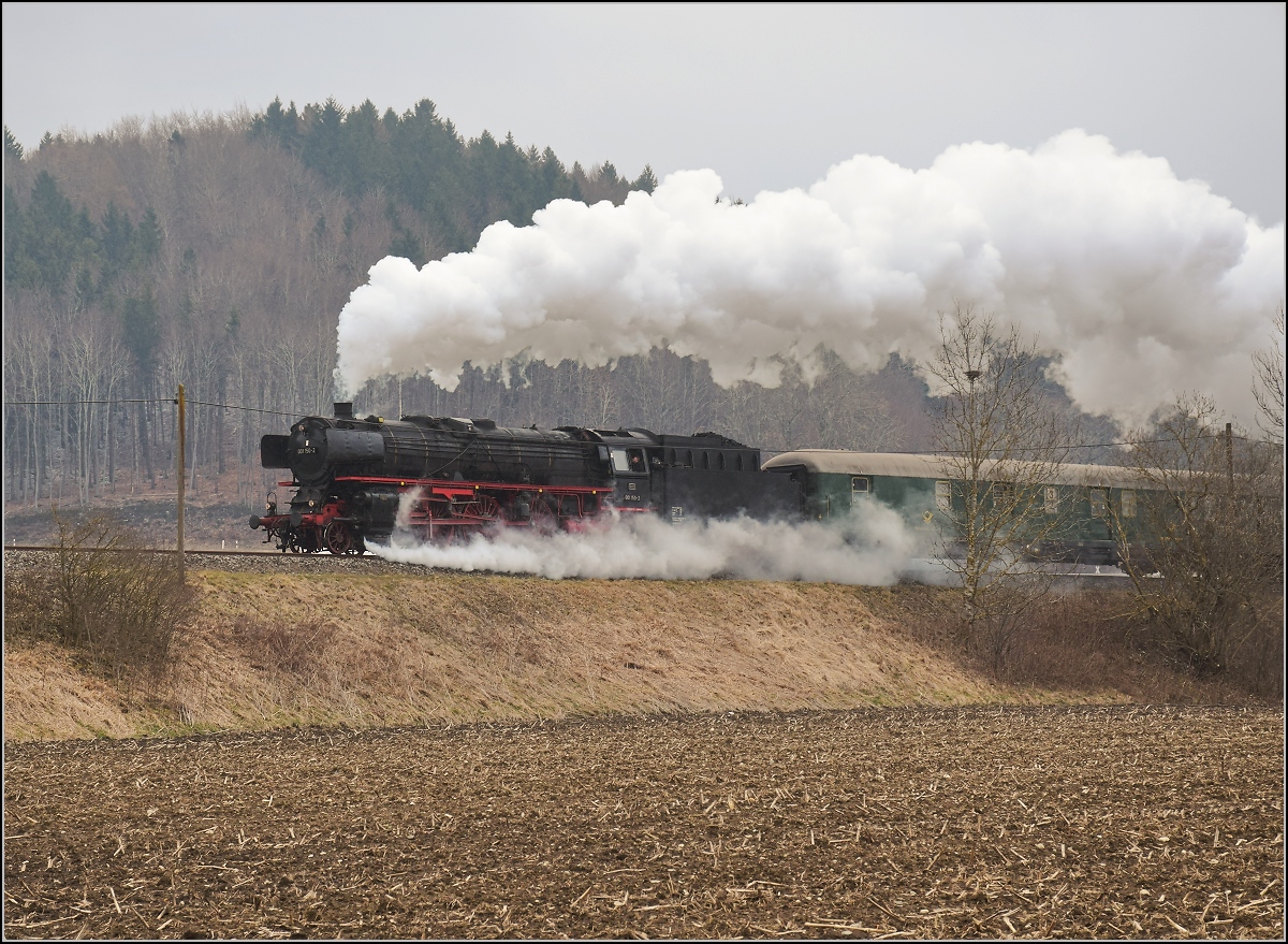 Mit Dampf zum Gotthard. Anfahrt in Roberg mit Zuglok 01 150. Mrz 2018