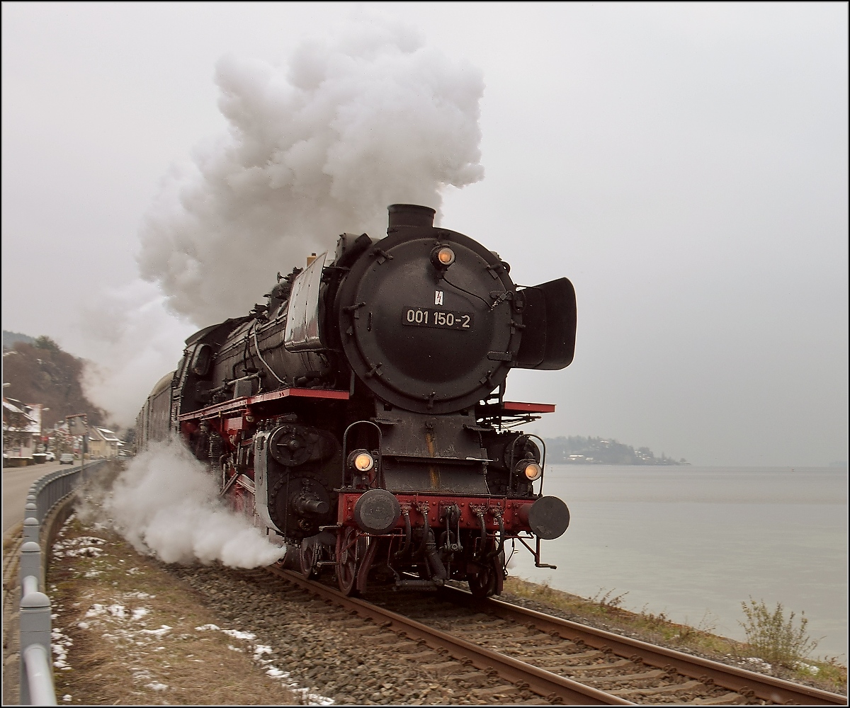 Mit Dampf zum Gotthard. Durchfahrt Sipplingen mit Zuglok 01 150. Mrz 2018