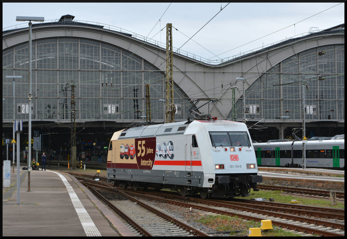 Mit der DB-Elektrolok 101 110-5  55 Jahre Intercity  bot sich am 19.09.2026 die Gelegenheit zu F�hrerstandsmitfahrten im Leipziger Hbf. Hier schleicht die Maschine zur�ck auf Gleis 20.