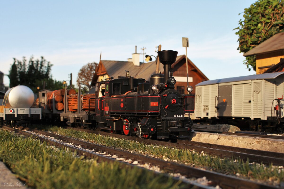 Mit dem abendlichen FW35 am Weg von Frauental-Bad Gams nach verschiebt die U43 im Bahnhof Laßnitz.
Bild vom 15.8.2023 