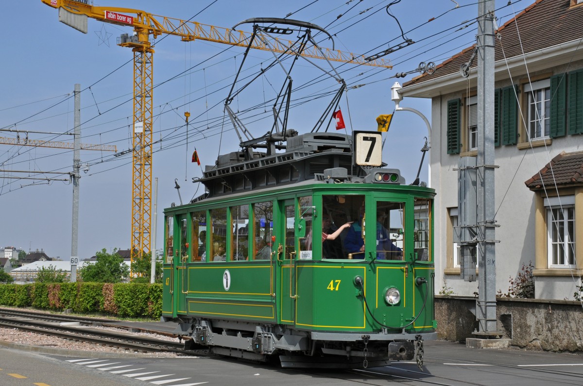 Mit dem Be 2/2 47  Anggebliemli  aus dem Jahre 1900 finden Publikumsfahrten durch die Stadt Basel statt. Hier kommt der Wagen zum Depot Dreispitz zurück. Die Aufnahme stammt vom 12.04.2014.