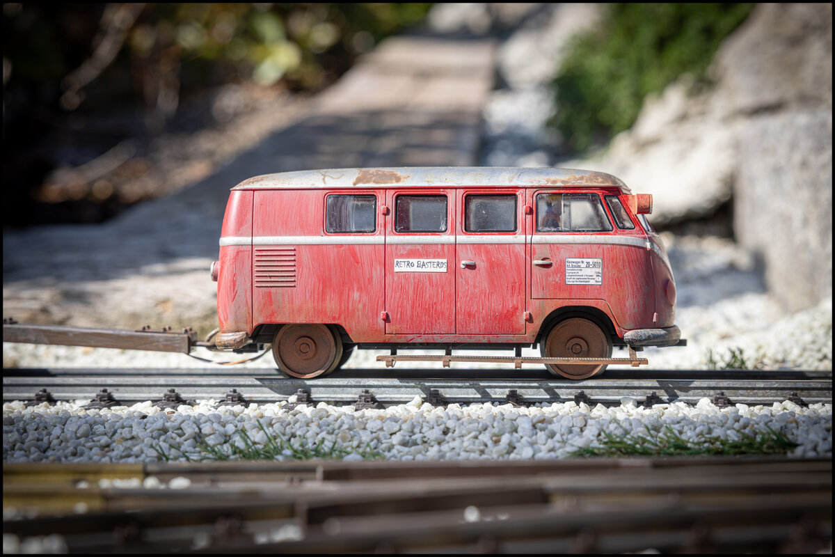Mit dem Bus �ber die Gartenbahn ,.... Auf der GGB ist seit dieser Saison ein Bus unterwegs 1.10.2026