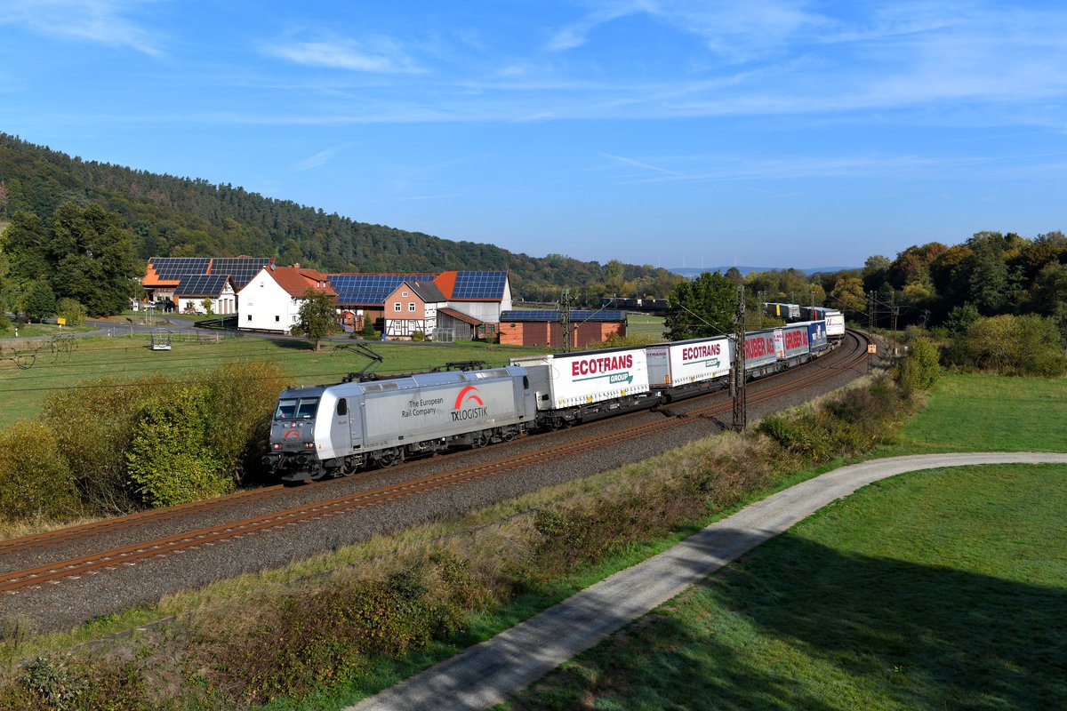 Mit dem DGS 40561 von Padborg nach Verona Q. E. konnte am 06. Oktober 2018 die 185 531 von TXLogistik bei Hermannspiegel in Osthessen aufgenommen werden. Die Lok wird den Zug bis Kufstein bespannen, dort wird dann auf zwei Mehrsystemloks umgespannt. 