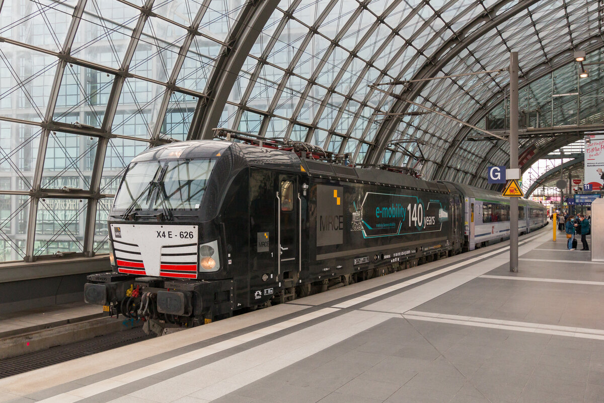 Mit Dem EC 247 Nach Warschau Wartet 193 626 9 In Berlin Hbf Auf Die Mit Dem EC 247 Nach Warschau Wartet 193 626 9 In Berlin Hbf Auf Die