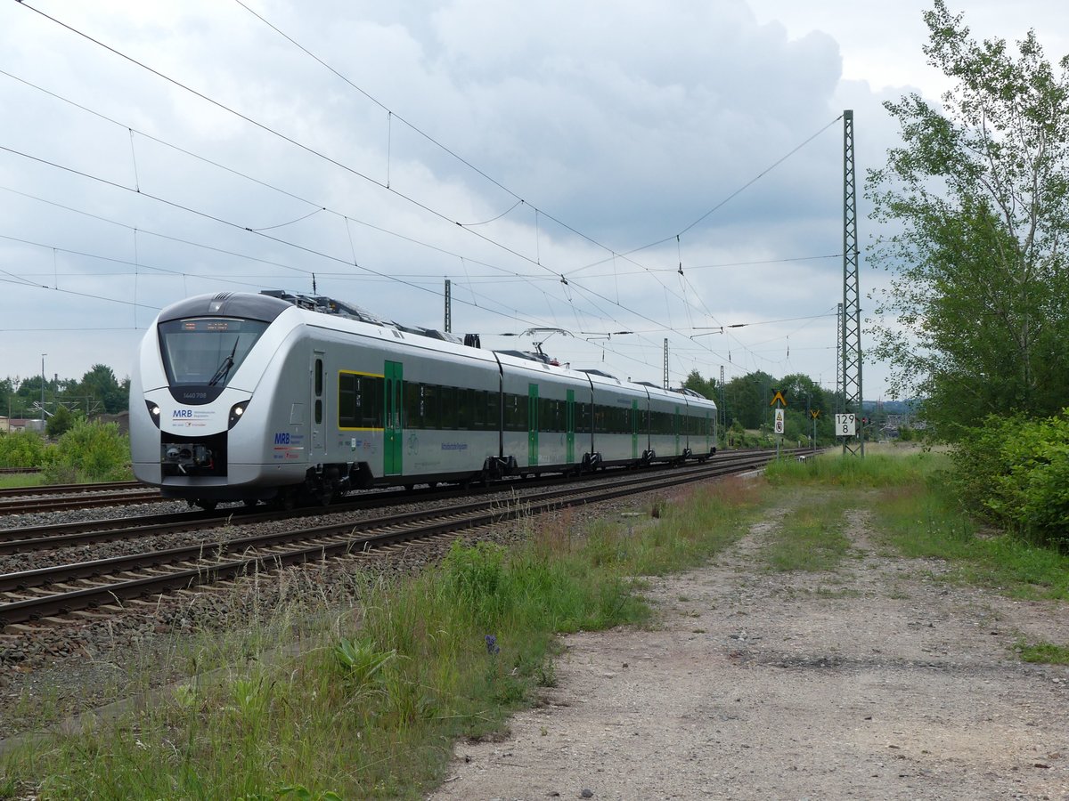 Mit dem Fahrplanwechsel Juni 2016 betreibt die MRB die Strecke Dresden-Hof.1440 708 nach Hof auf der Zwickauer Olzmannbrücke.12.06.2016.