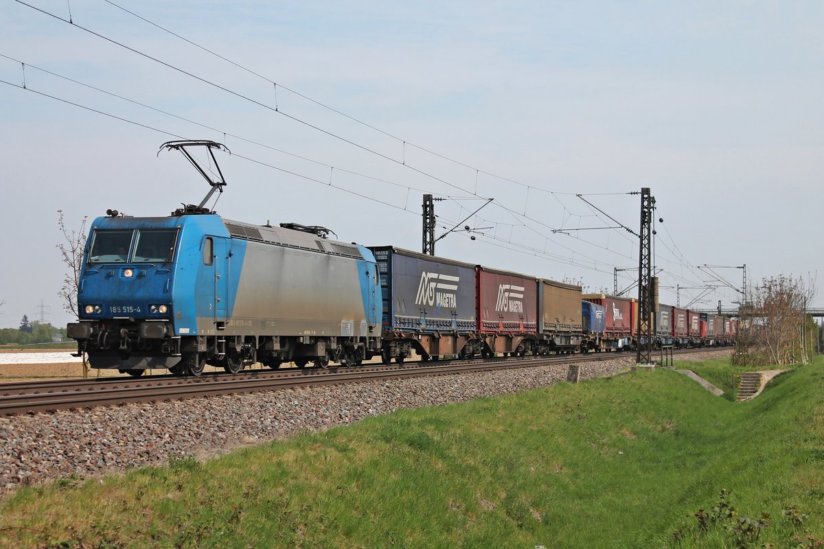 Mit dem  MAGETRA -KLV (Zeebrugge - Milano Segrate) fuhr am 11.04.2017 die ATLU/RTX 185 515-4, die den Zug von Aachen West bis Muttenz bespannt, bei Hügelheim durchs Rheintal in Richtung Schweizer Grenze.