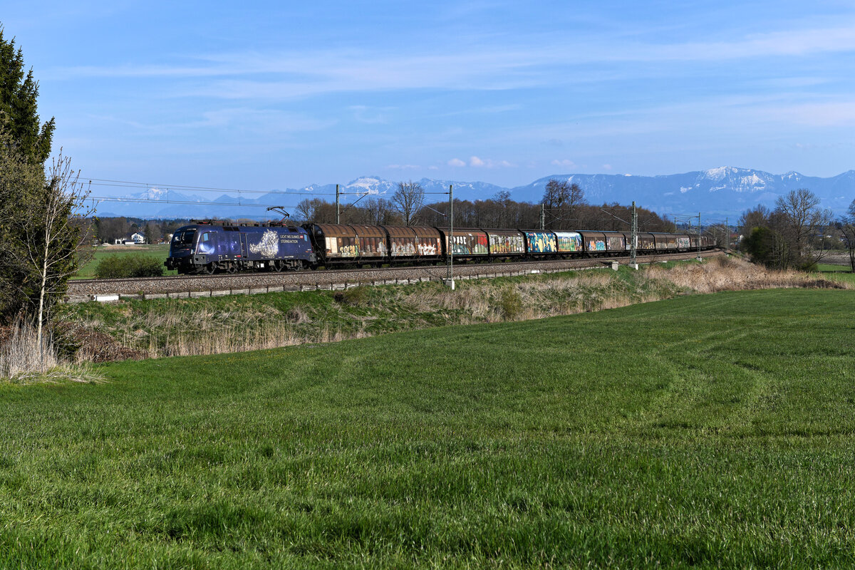 Mit dem  Papierzug  von Verona Porta Nuova Scalo nach Schwandorf war die für die ORF Aktion  Licht ins Dunkel  werbende ÖBB 1116.158 am 24. April 2021 bei Rann unterwegs. Laut einer Ankündigung von DB Cargo wird diese Verbindung zum Jahreswechsel eingestellt und die Waggons werden im Einzelwagenverkehr den Weg über die Schweiz anstatt über den Brenner nehmen.  