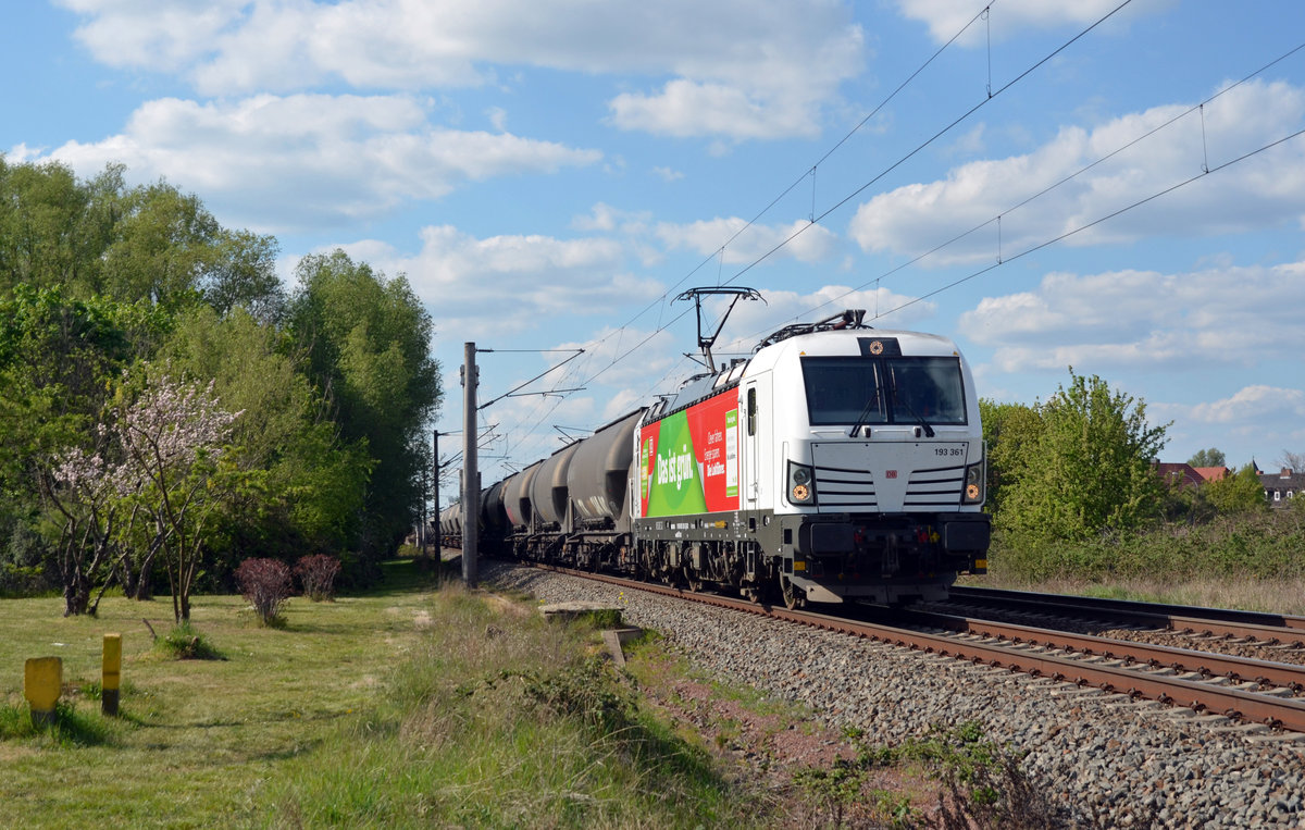 Mit dem Silozug aus Rotterdam nach Ziar nad Hrnom rollte 193 361 am 26.04.20 durch Greppin Richtung Bitterfeld.