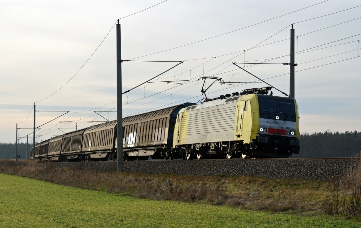Mit dem TX-Papierzug aus Italien am Haken durchfährt 189 909 am 18.01.14 Burgkemnitz Richtung Berlin. Ziel des Zuges ist Rostock. 