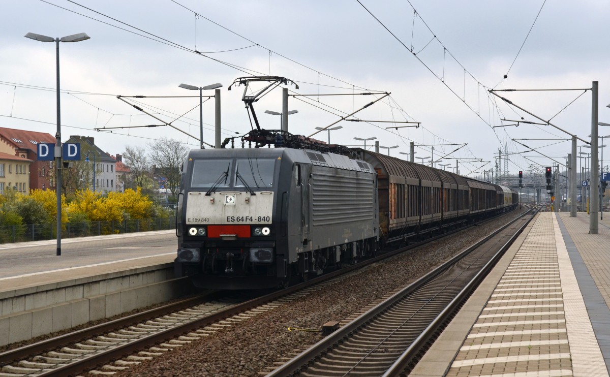 Mit dem TX-Papierzug nach Rostock passierte 189 840 am 16.04.15 Bitterfeld. 